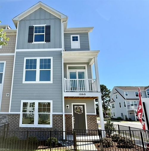 1060 Butte Ln, Chesapeake, VA, 23320-2475 | Card Image
