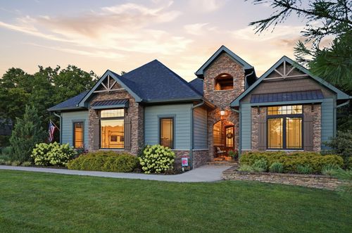 202 Deerfield Cir, Nicholasville, KY, 40356-8038 | Card Image