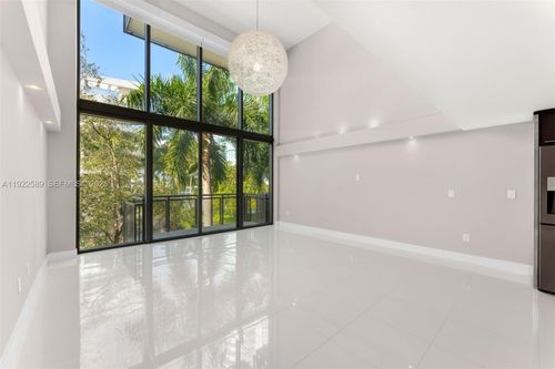 apt-330-6000 Collins Ave, Miami Beach, FL, 33140-2376 | Card Image
