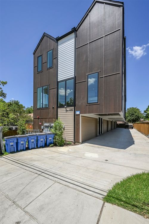 102-2247 Mail Ave, Dallas, TX, 75235-3512 | Card Image