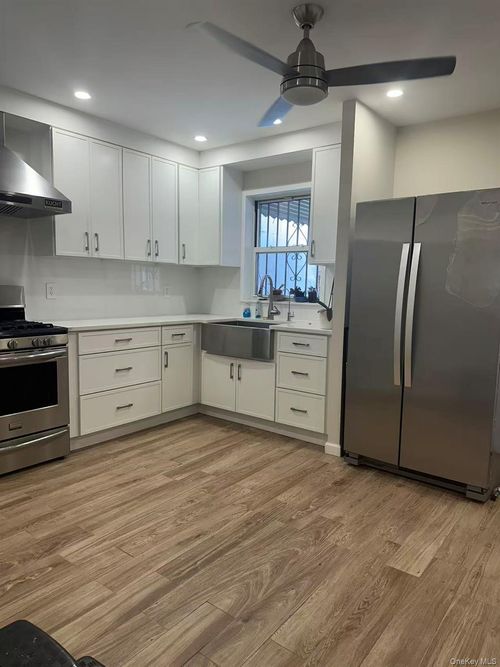 8309 57th Ave, Elmhurst, NY, 11373-4707 | Card Image