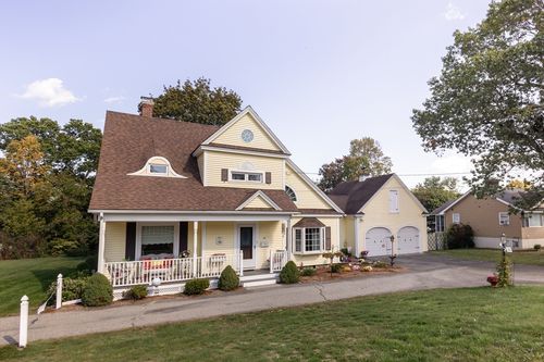 47 Elm St, Methuen, MA, 01844-4247 | Card Image