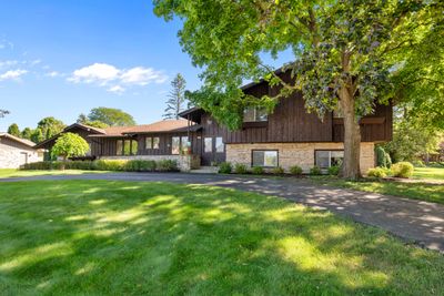 2205 W Woodbury Ln, House other with 5 bedrooms, 2 bathrooms and null parking in Glendale WI | Image 2