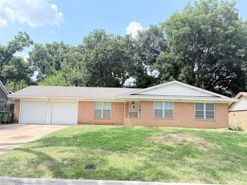 1207 Cherokee St, Arlington, TX, 76012-4307 | Card Image