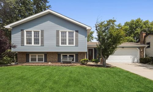 23W468 Moraine Ct, Naperville, IL, 60540-9565 | Card Image