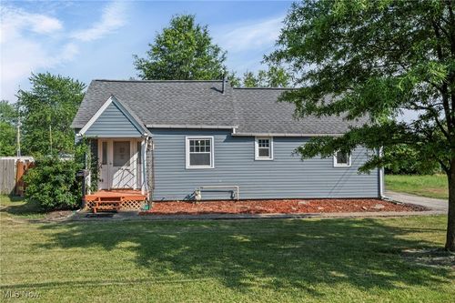 756 Infirmary Rd, Elyria, OH, 44035-4817 | Card Image