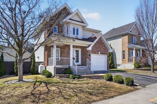 370 Av De La Pommeraie, Terrebonne, QC, J6Y1V6 | Card Image