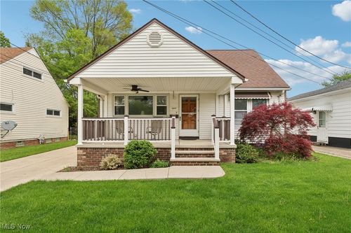 5297 W 149th St, Brook Park, OH, 44142-1728 | Card Image