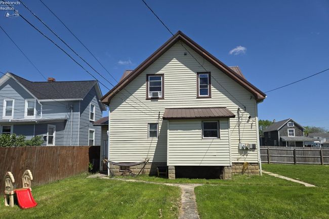 91 1 St Ave, House other with 6 bedrooms, 2 bathrooms and 2 parking in Tiffin OH | Image 6