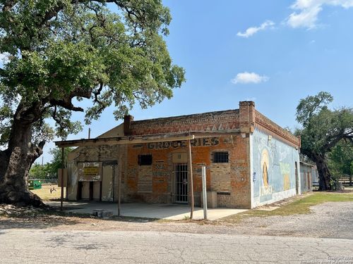 2636 County Road 128, Floresville, TX, 78114-6119 | Card Image