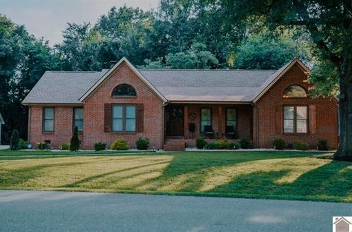 220 Valiant Dr, Paducah, KY, 42001-8118 | Card Image