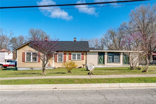 302 E College Ave, Berryville, AR, 72616-3438 | Card Image