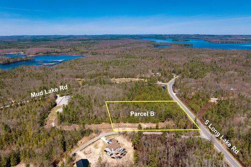 000 Mud Lake Rd, Interlochen, MI, 49643 | Card Image