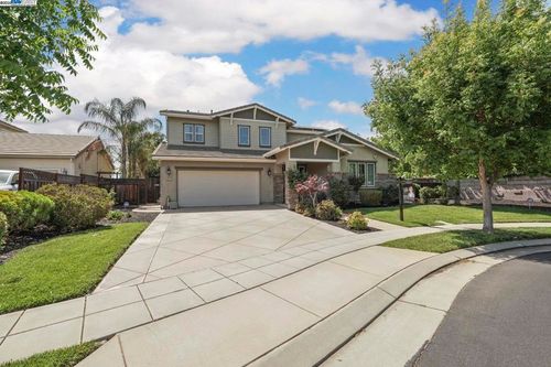 247 N Menlo Park Ct, Mountain House, CA, 95391-1153 | Card Image