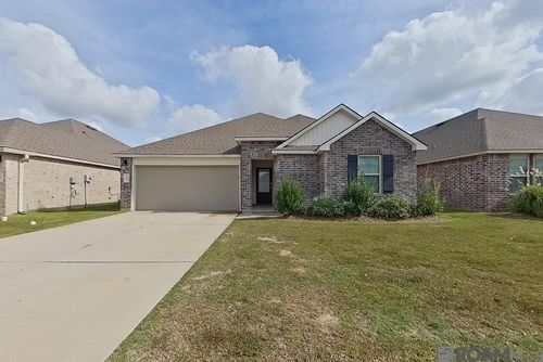 107 Yardley Ct, Lafayette, LA, 70507-3267 | Card Image