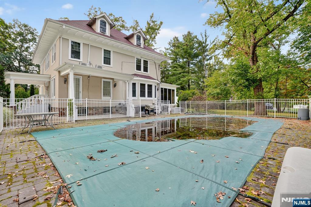 Residential in Englewood 3