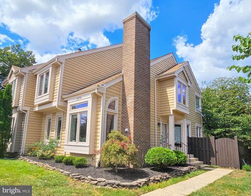 1074 Trevino Ln, HERNDON, VA, 20170-3452 | Card Image