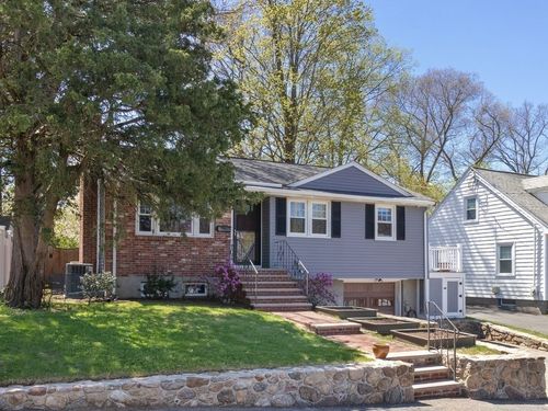 42 Virginia Rd, Waltham, MA, 02453-1526 | Card Image
