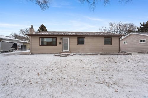 18 Walker, Vermillion, SD, 57069 | Card Image