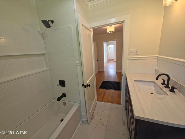 242 N Broad St, House other with 3 bedrooms, 2 bathrooms and 4 parking in Lexington TN | Image 7