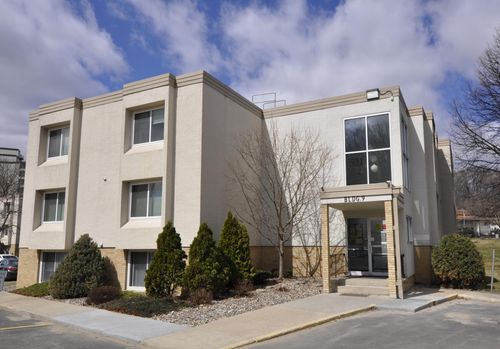 apt-15-521 19th St Nw, Rochester, MN, 55901-2490 | Card Image