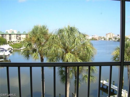 304-9101 Vanderbilt Dr, NAPLES, FL, 34108-2368 | Card Image