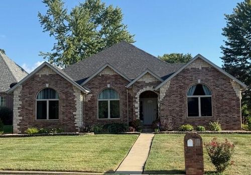 916 E Gaslight Dr, Springfield, MO, 65810-3338 | Card Image
