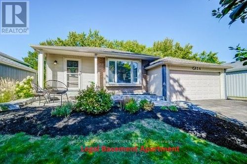 124 Tyson Drive, East Gwillimbury (Holland Landing), ON, L0G1H0 | Card Image