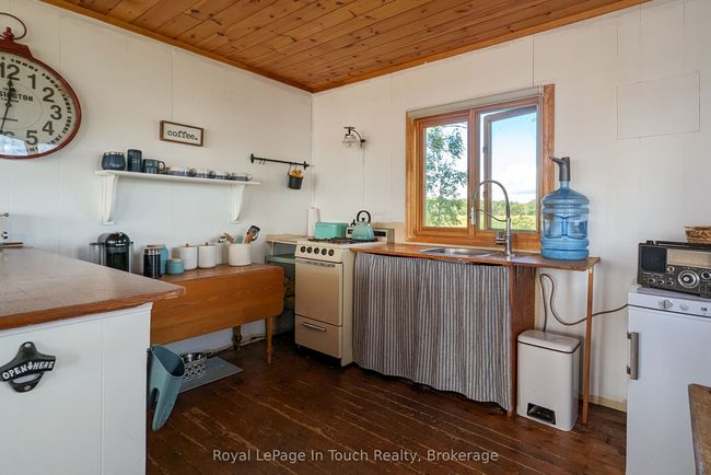 2 Island 1110 N/A, House other with 3 bedrooms, 1 bathrooms and null parking in Georgian Bay ON | Image 11