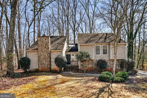 879 Lost Creek Cir, Stone Mountain, GA, 30088-2106 | Card Image