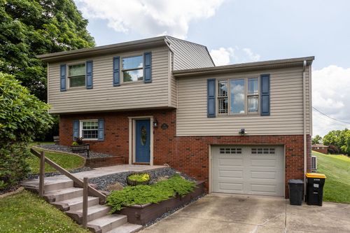 40 Linden Rd, Canonsburg, PA, 15317-4826 | Card Image