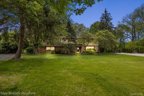 6609 E Knollwood Cir, West Bloomfield, MI, 48322-3948 | Card Image