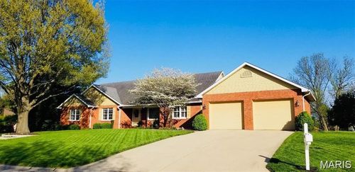 9 Barrett Dr, Swansea, IL, 62226-1128 | Card Image