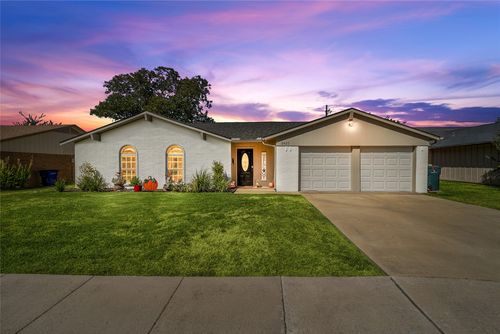2621 Elk Grove Rd, Carrollton, TX, 75007-5524 | Card Image