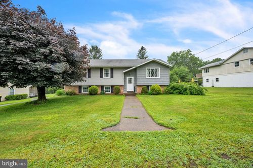 23 Maple St, ASHLAND, PA, 17921-9595 | Card Image
