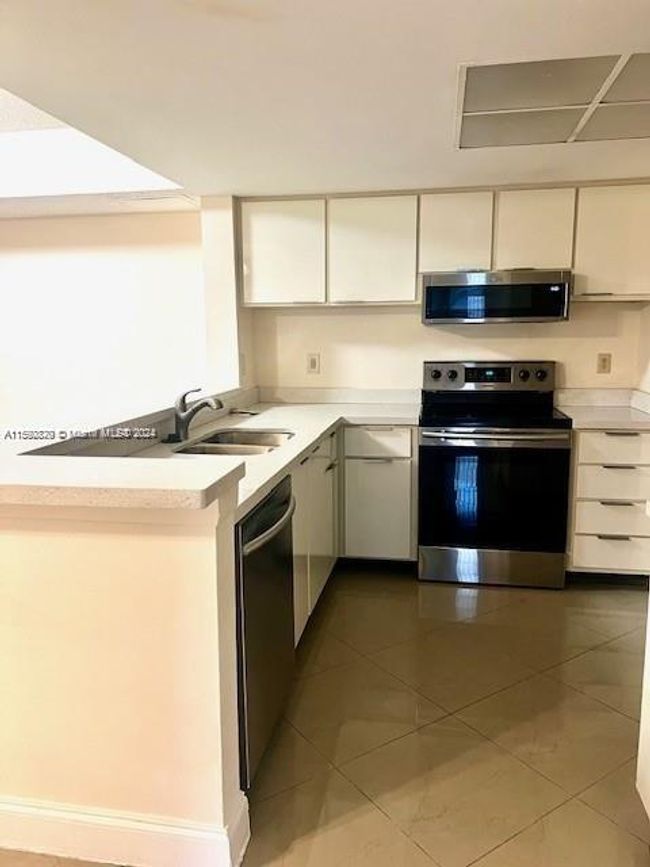 APT-1217 - 9244 W Atlantic Blvd, Condo with 2 bedrooms, 2 bathrooms and null parking in Coral Springs FL | Image 4