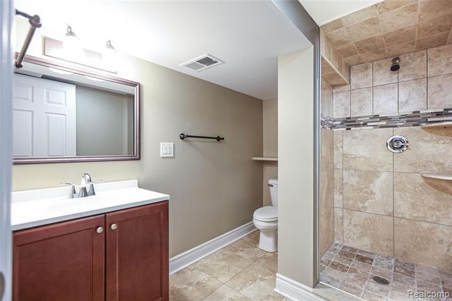 15 - Basement Full Bath.jpg | Image 15