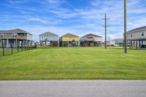 858 Palmetto Dr, Crystal Beach, TX, 77650 | Card Image