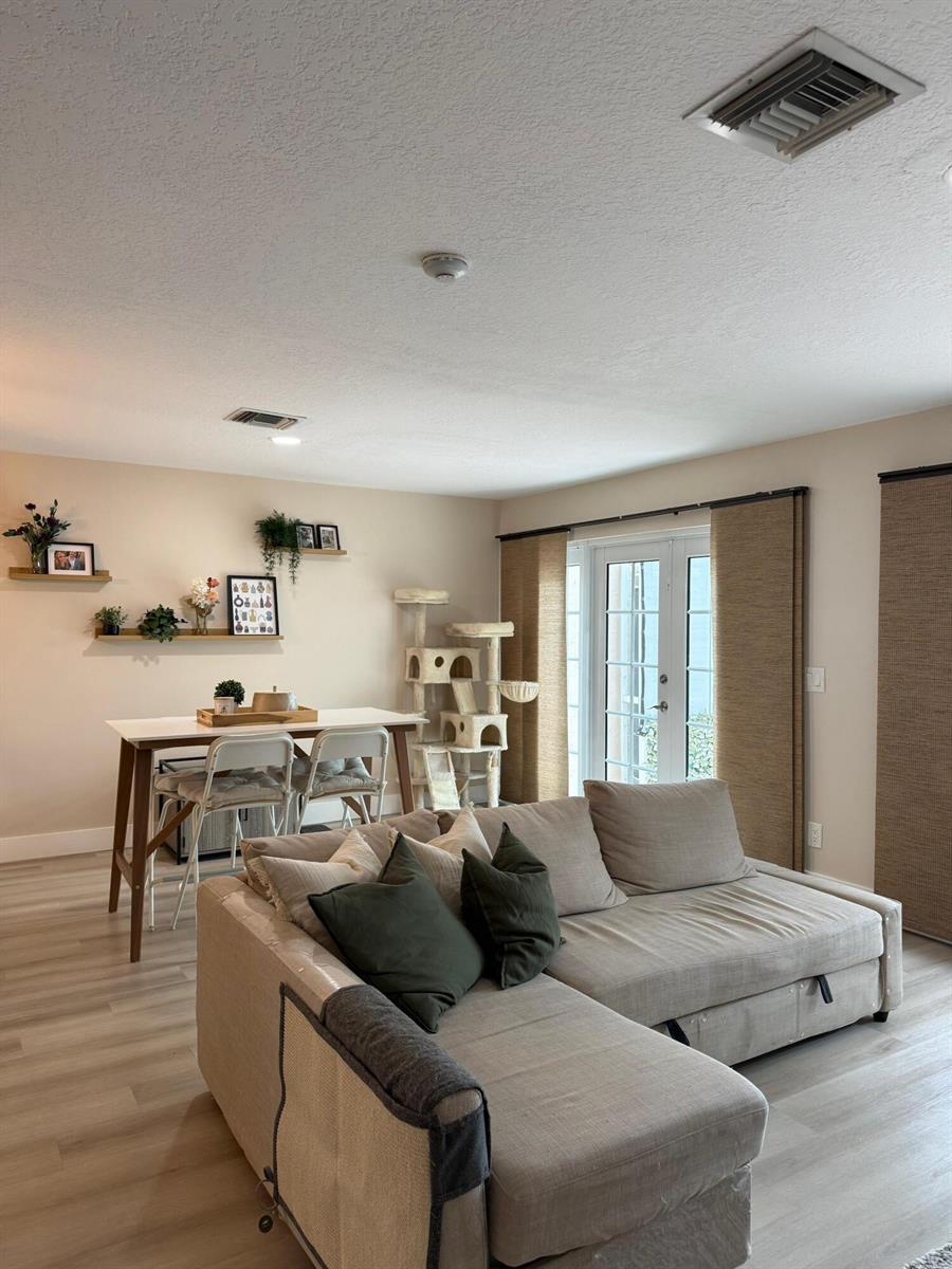 Residential Lease in Deerfield Beach 2