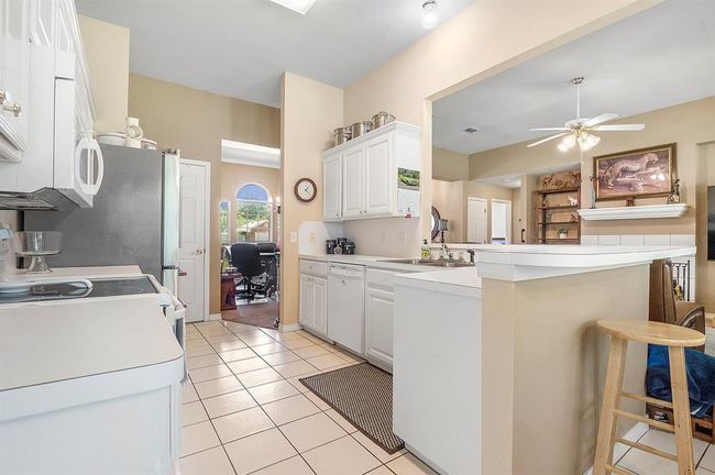 Kitchen | Image 10