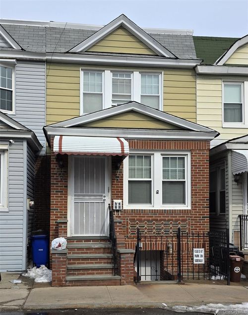 5861 41st Dr, Woodside, NY, 11377-4834 | Card Image