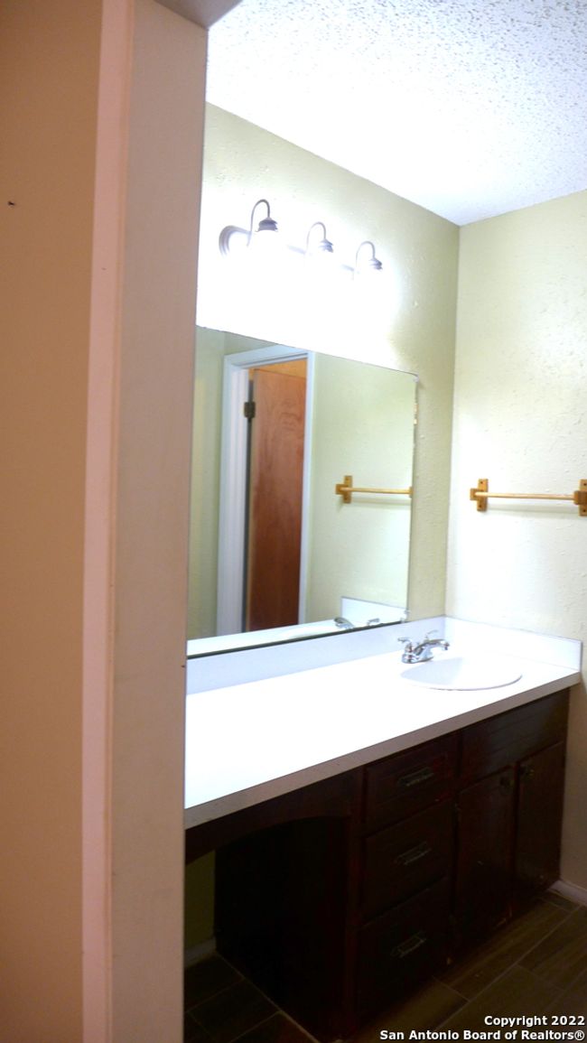 25 Us Highway 87, House other with 3 bedrooms, 2 bathrooms and null parking in Comfort TX | Image 10