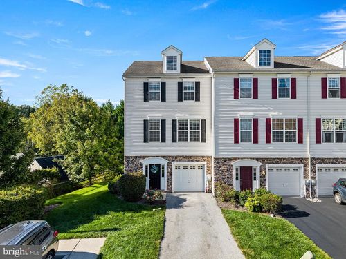 2 Shoreham Dr, COATESVILLE, PA, 19320-3953 | Card Image