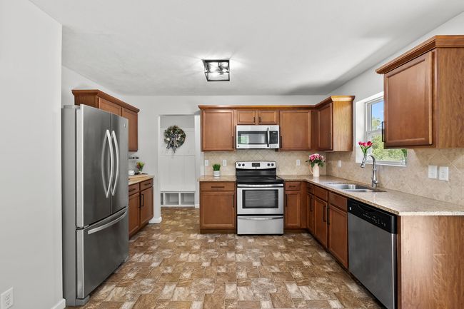 10126 Castle Creek Cir, House other with 5 bedrooms, 4 bathrooms and null parking in Galesburg MI | Image 13