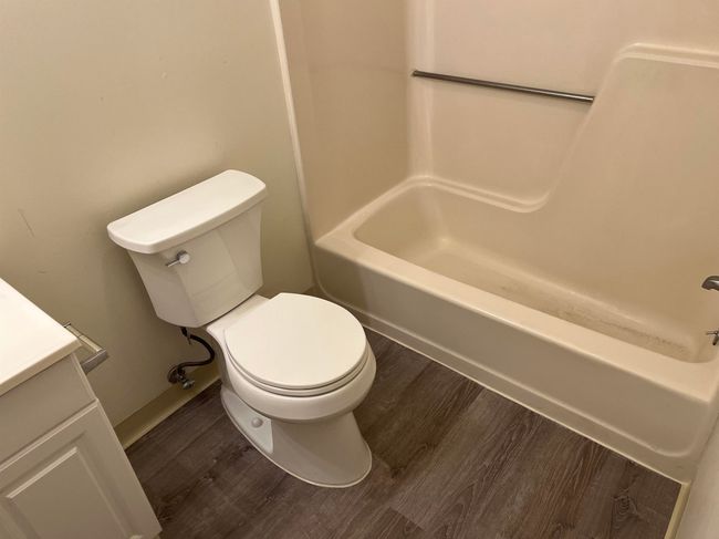 APT-13 - 1225 Bodwell Rd, Condo with 1 bedrooms, 1 bathrooms and null parking in Manchester NH | Image 6