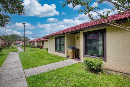 513-513 Hunter Cir, KISSIMMEE, FL, 34758-3334 | Card Image