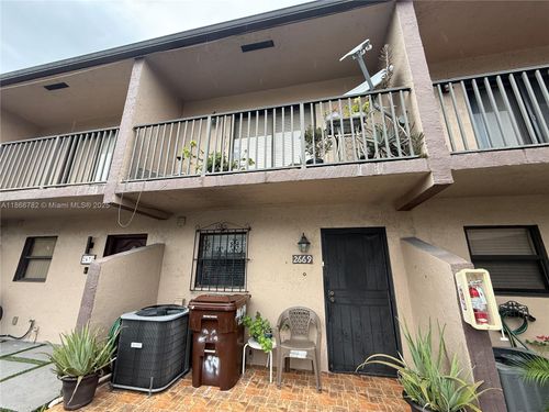 12-2669 W 52nd St, Hialeah, FL, 33016-4018 | Card Image