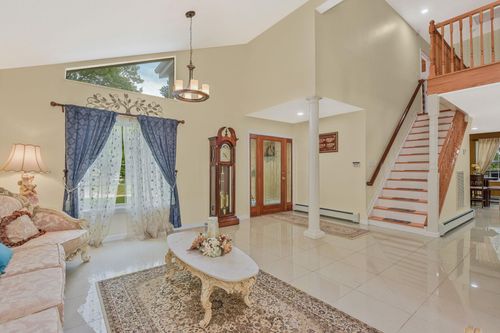 402 Johnson Ave, Bohemia, NY, 11716-3948 | Card Image