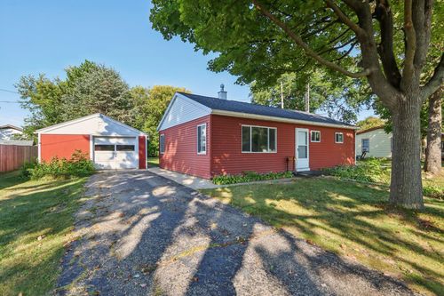 412 Hitchcock St, Baraboo, WI, 53913-2847 | Card Image