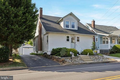 204 Media Line Rd, NEWTOWN SQUARE, PA, 19073-4521 | Card Image